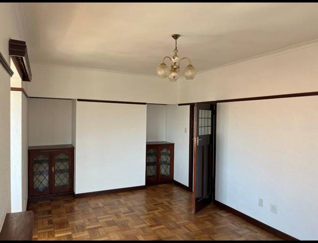 2 BEDROOM PROPERTY TO RENT IN FISH HOEK